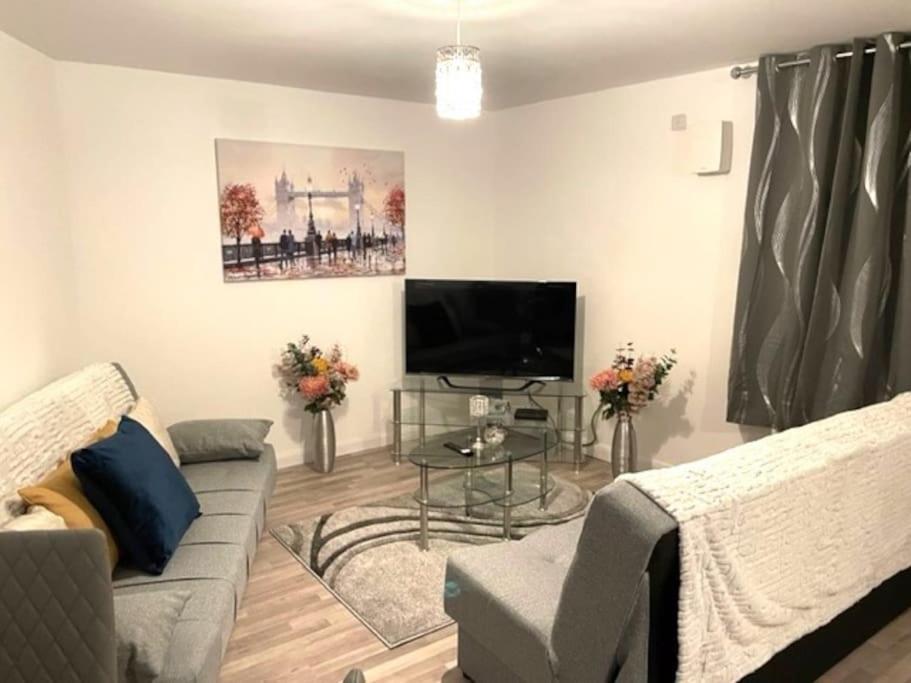 Supreme - 1 Bedroom Apart Sleeps 4 Short/Long Stay Gillingham  Luaran gambar
