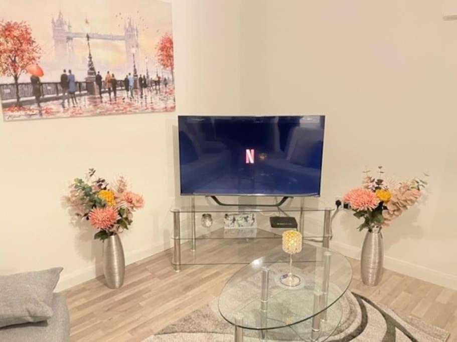 Supreme - 1 Bedroom Apart Sleeps 4 Short/Long Stay Gillingham  Luaran gambar