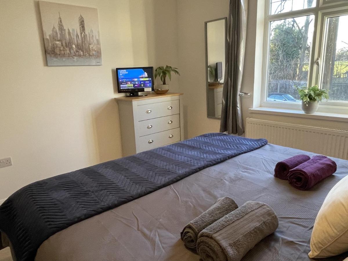 Supreme - 1 Bedroom Apart Sleeps 4 Short/Long Stay Gillingham  Luaran gambar